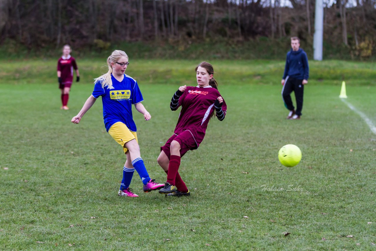 Bild 103 - B-Juniorinnen TSV Gnutz o.W. - SV Henstedt Ulzburg II : Ergebnis: ca. 5:0